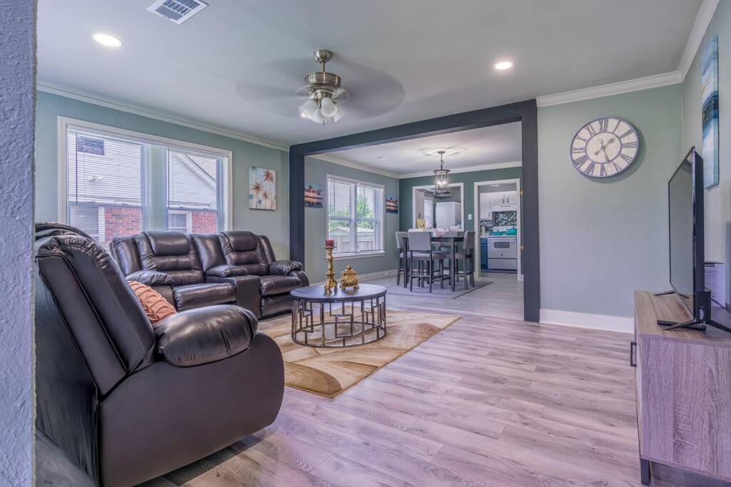 Mika Springs Beach Inspired Home! Memphis Extérieur photo